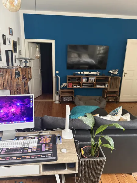 Möblierte 1-Zimmer-Altbauwohnung in Berlin-Schöneberg | Zwischenmiete 6 oder 12 Monate — photo 1